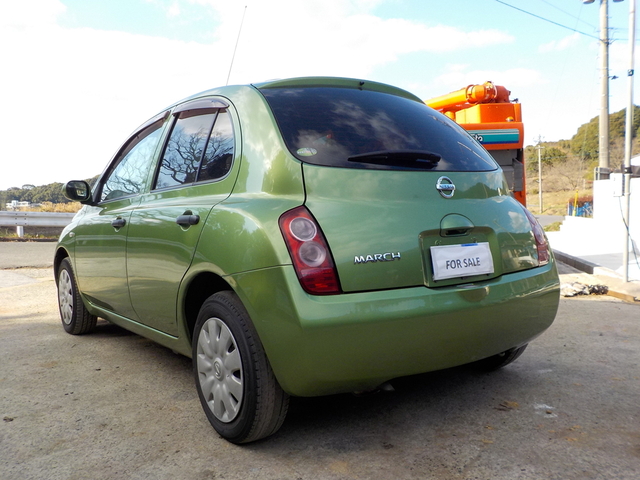 2004 NISSAN MARCH  : Exporting used cars, tractors & excavators from Japan