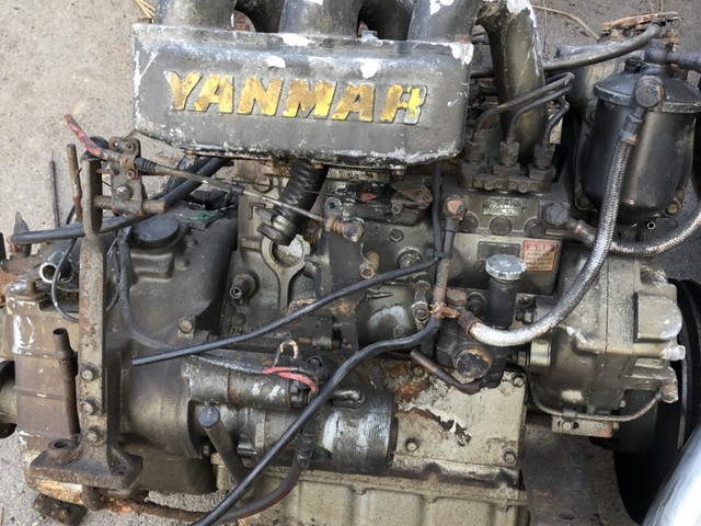 MARIN ENGINE MIX  : Exporting used cars, tractors & excavators from Japan