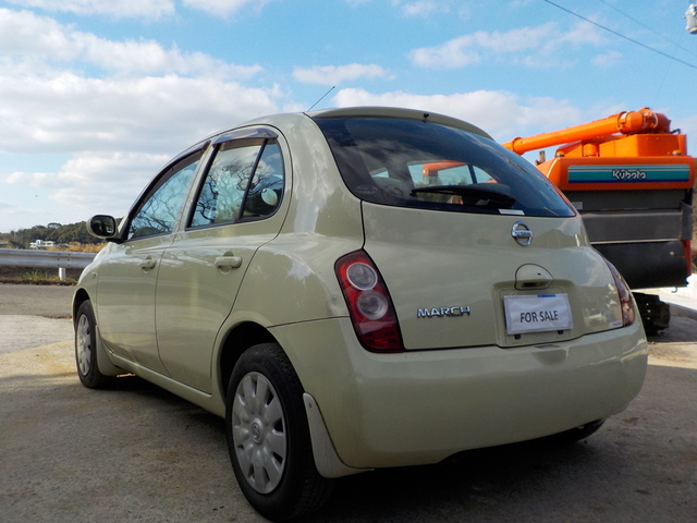 2004 Nissan March  : Exporting used cars, tractors & excavators from Japan
