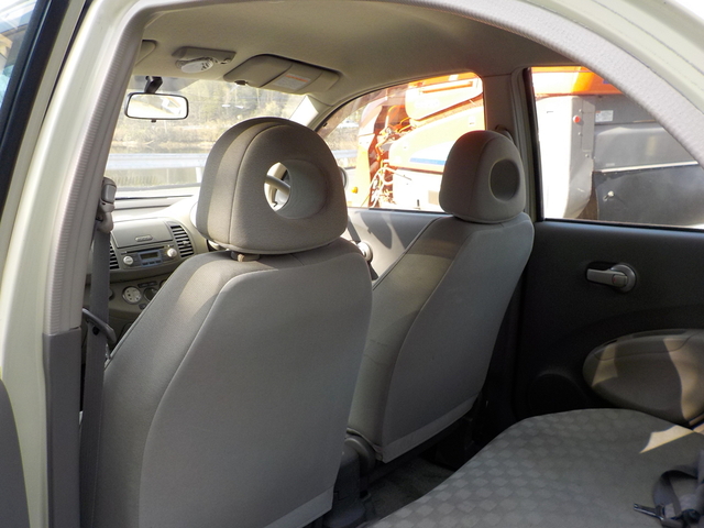 2004 Nissan March  : Exporting used cars, tractors & excavators from Japan