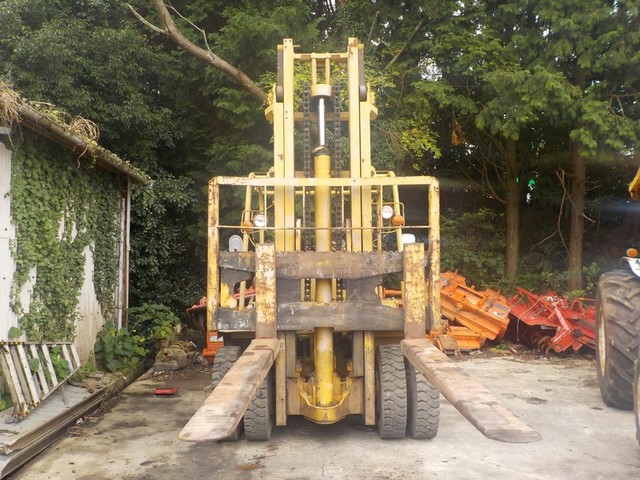 KOMATSU FD50  : Exporting used cars, tractors & excavators from Japan