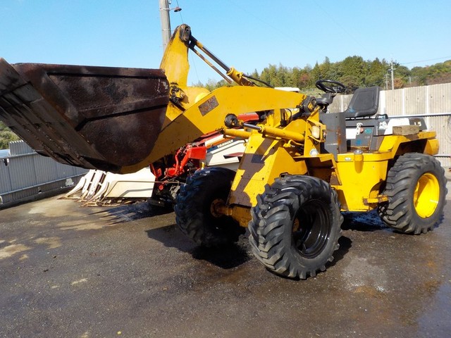 TCM L5  : Exporting used cars, tractors & excavators from Japan