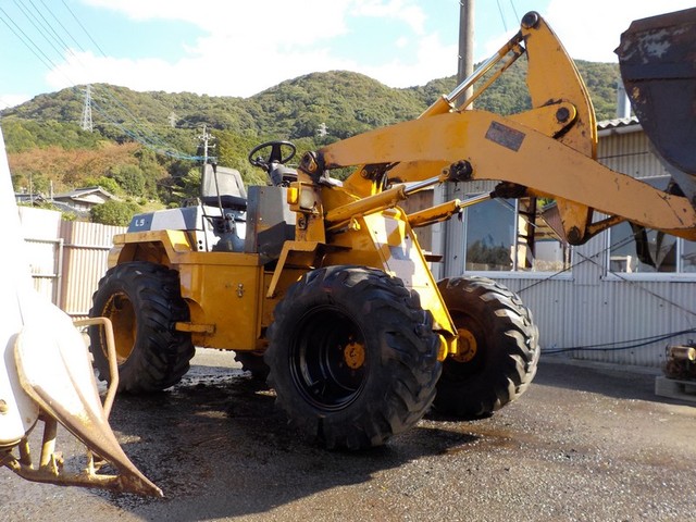TCM L5  : Exporting used cars, tractors & excavators from Japan