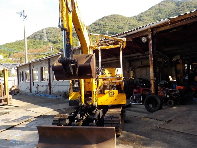 YANMAR YB25  : Exporting used cars, tractors & excavators from Japan