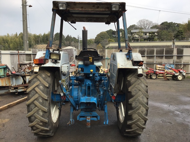 Ford 6610  : Exporting used cars, tractors & excavators from Japan