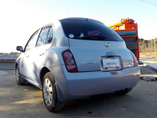 2004 Nissan March  : Exporting used cars, tractors & excavators from Japan