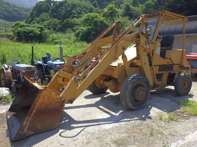 SD23Y3  : Exporting used cars, tractors & excavators from Japan