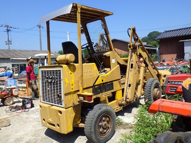 SD23Y3  : Exporting used cars, tractors & excavators from Japan
