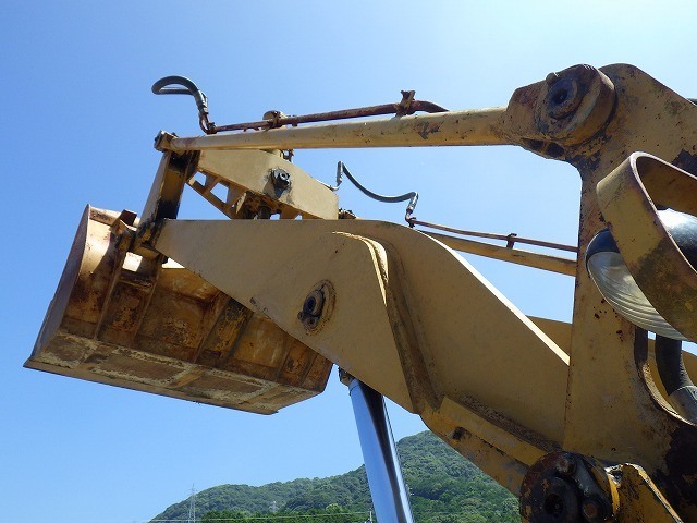SD23Y3  : Exporting used cars, tractors & excavators from Japan
