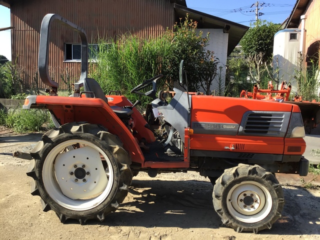   : Exporting used cars, tractors & excavators from Japan