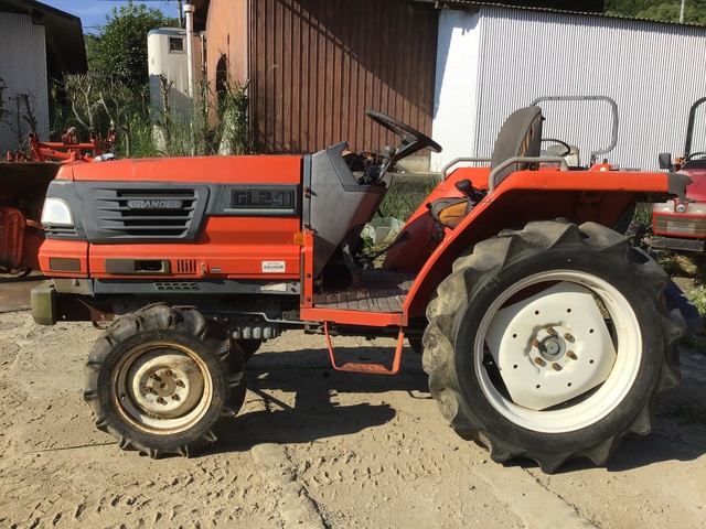   : Exporting used cars, tractors & excavators from Japan