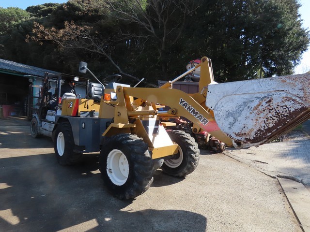 V3  : Exporting used cars, tractors & excavators from Japan
