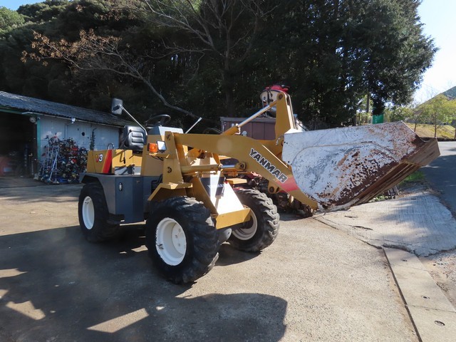 V3  : Exporting used cars, tractors & excavators from Japan