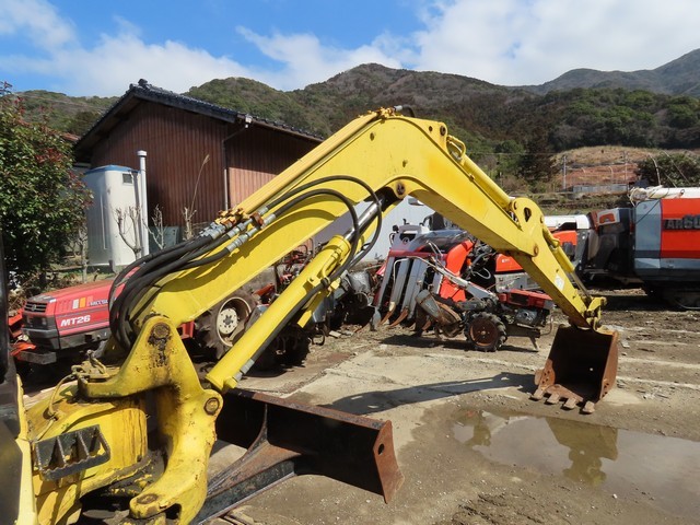 PC40MR-2  : Exporting used cars, tractors & excavators from Japan