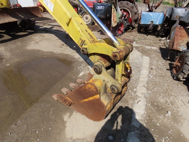 PC40MR-2  : Exporting used cars, tractors & excavators from Japan