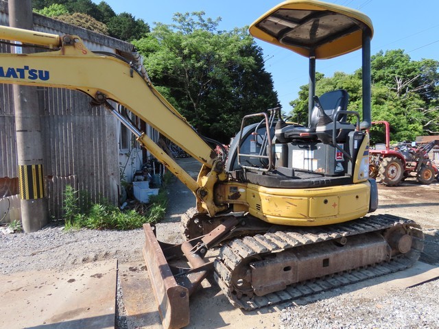 PC30MR-2  : Exporting used cars, tractors & excavators from Japan