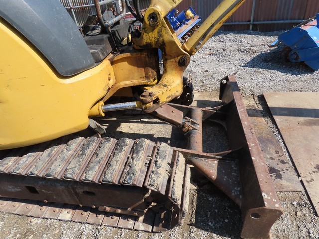 PC30MR-2  : Exporting used cars, tractors & excavators from Japan