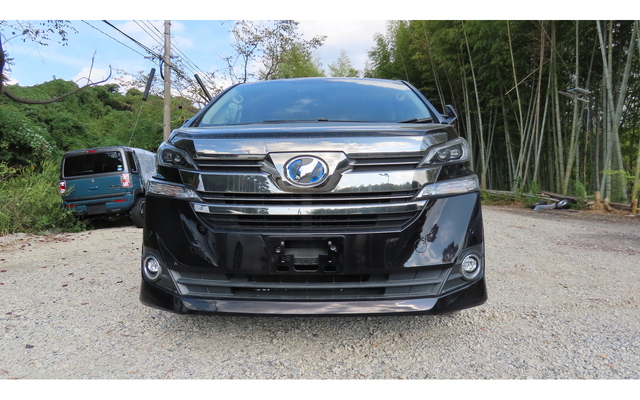 VELLFIER  : Exporting used cars, tractors & excavators from Japan