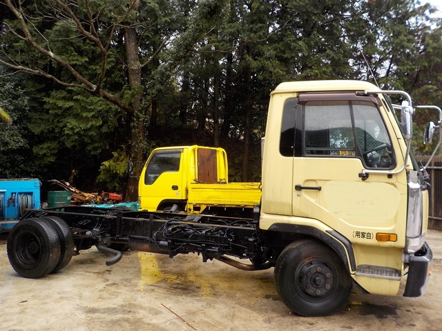 UD  : Exporting used cars, tractors & excavators from Japan
