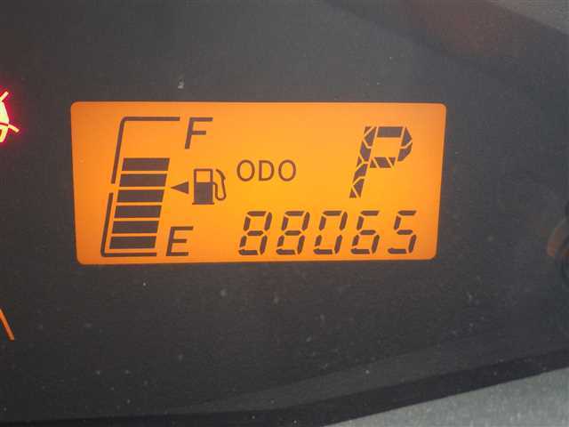 2010 Toyota Vitz  : Exporting used cars, tractors & excavators from Japan