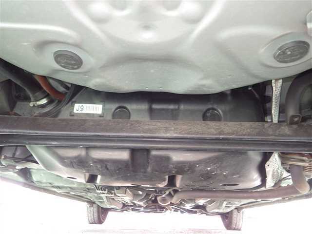 2010 Toyota Vitz  : Exporting used cars, tractors & excavators from Japan