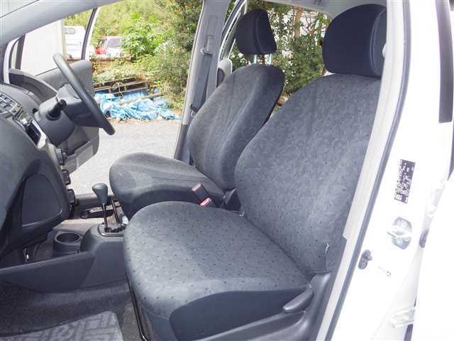 2010 Toyota Vitz  : Exporting used cars, tractors & excavators from Japan