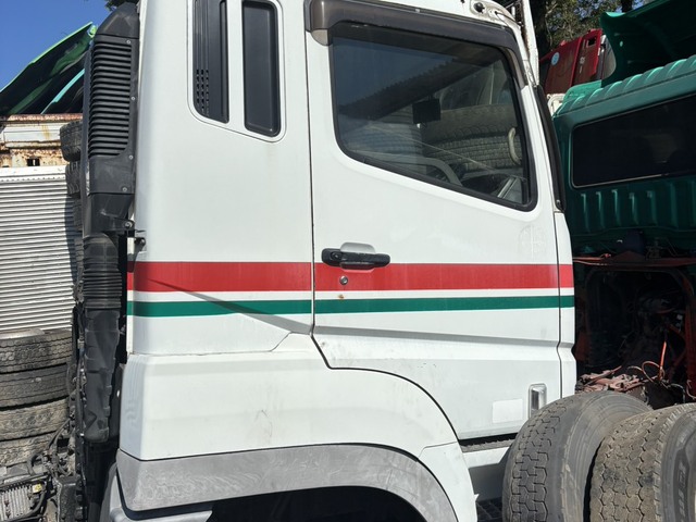 Mitsubishi Fuso Half Cut Mitsubishi Fuso Half Cut : Exporting used cars, tractors & excavators from Japan