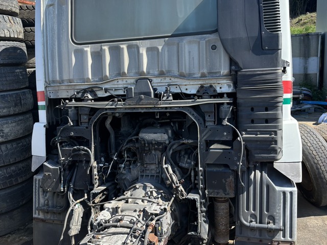 Mitsubishi Fuso Half Cut Mitsubishi Fuso Half Cut : Exporting used cars, tractors & excavators from Japan