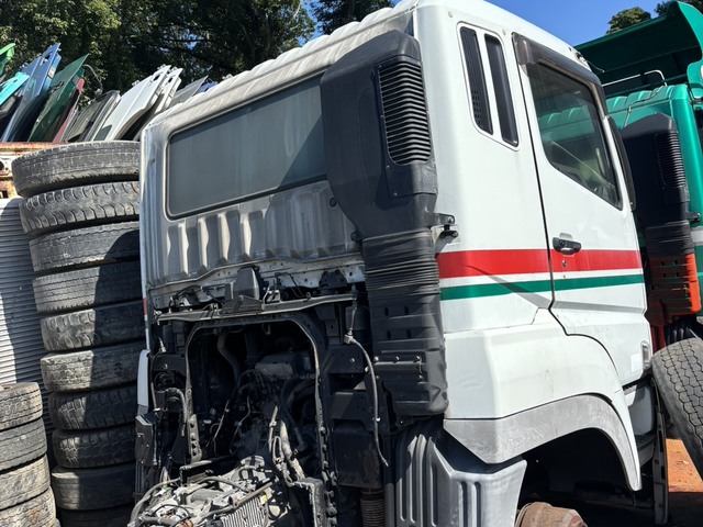 Mitsubishi Fuso Half Cut Mitsubishi Fuso Half Cut : Exporting used cars, tractors & excavators from Japan