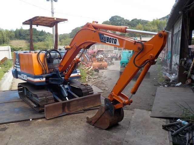  KUBOTA KH030