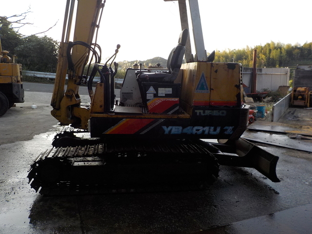  YANMAR YB401UZ