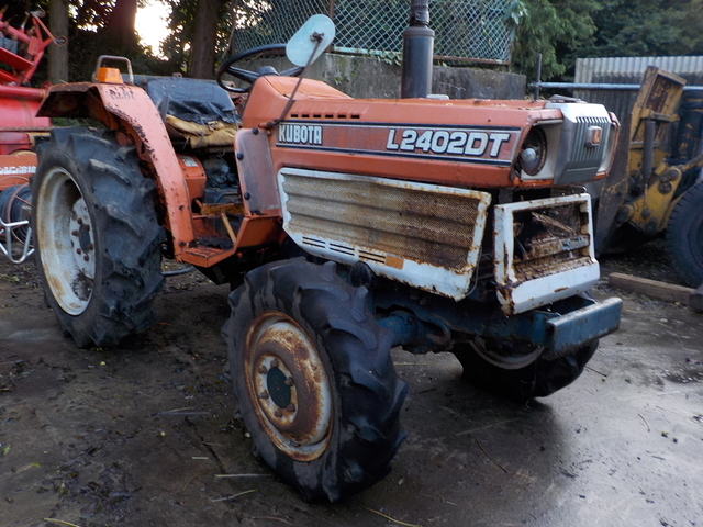  KUBOTA L2402DT
